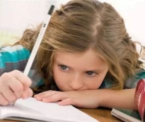 اختلال دیکته‌ نویسی کودکان چیست؟
